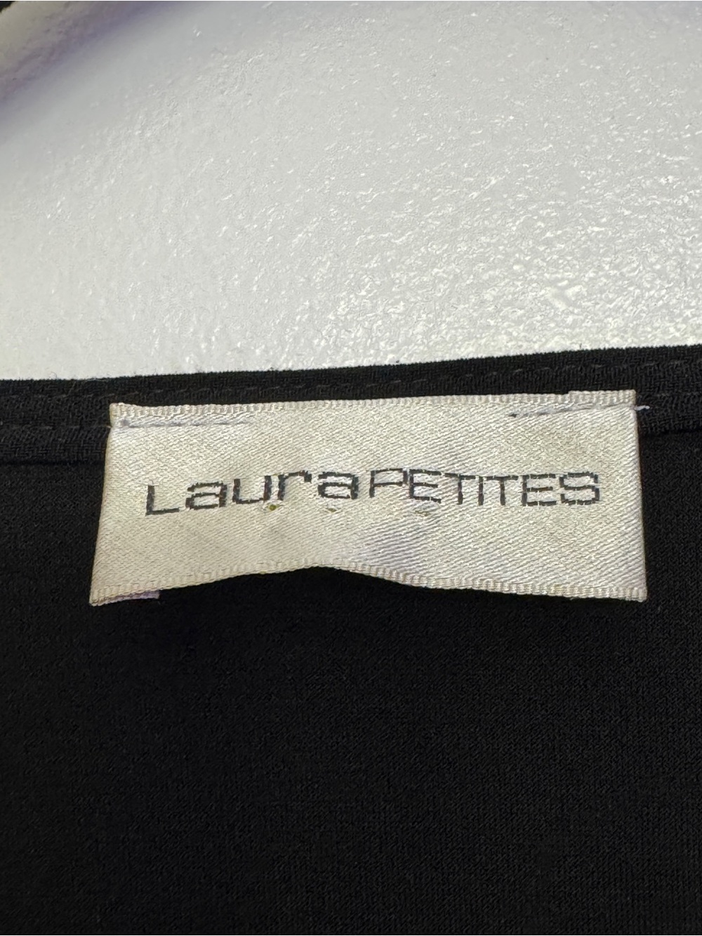 1990s Laura Petites Black Short Sleeve Scoop Neck Top with Front Gather - Picture 6 of 6